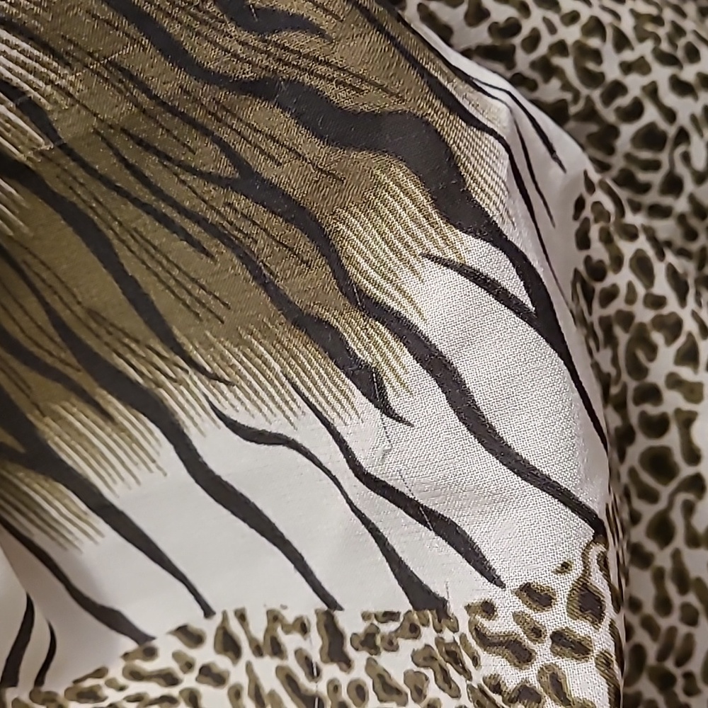 Nurel Animal Print Scarf - Picture 3 of 3